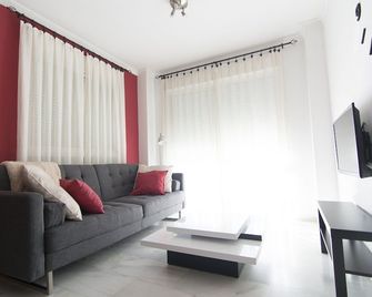 Enjoygranada Trevenque Center - غرناطة - غرفة معيشة