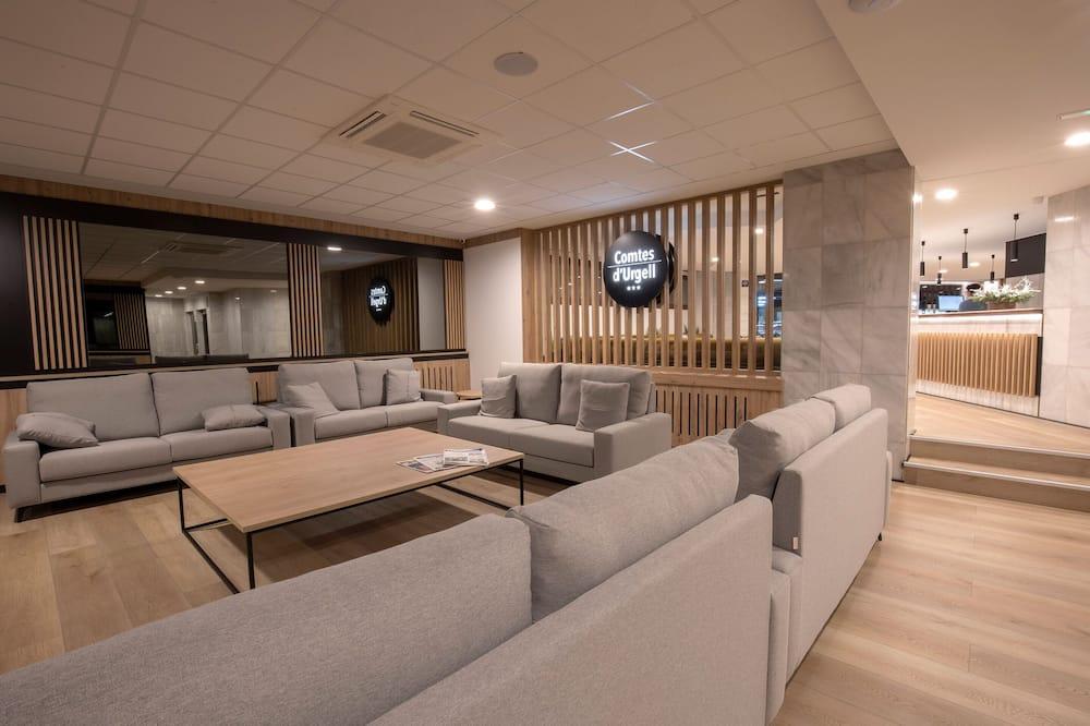 هوتل كومتيس دورجيل باي نيكستا - ليس إسكالديس - ردهة