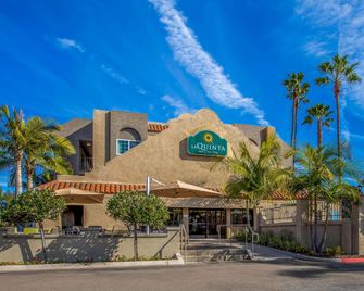 La Quinta Inn & Suites by Wyndham Carlsbad - Legoland Area - Carlsbad - Gebäude