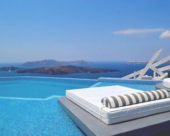 Suites of the Gods Cave Spa Hotel - Megalochori - Pool