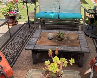 Willow Glen Getaway - Charming cottage with WiFi and Hot-tub - San Jose - Patio