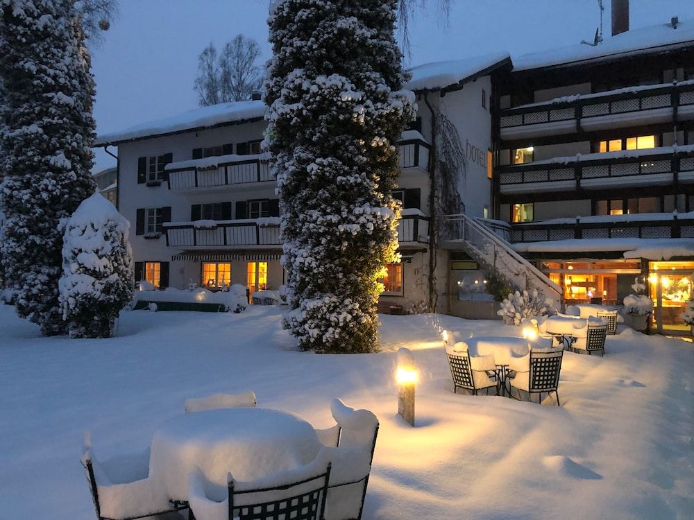 Garden Hotel Reinhart - Prien am Chiemsee - Gebouw