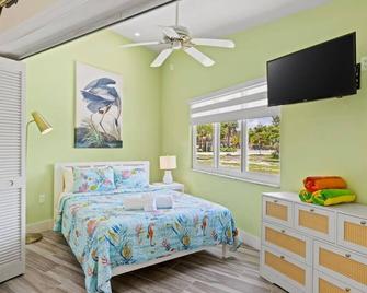 Renovated Cottage at the Historic Palms Inn of Sanibel- Includes Pool and Bikes - Sanibel - Schlafzimmer