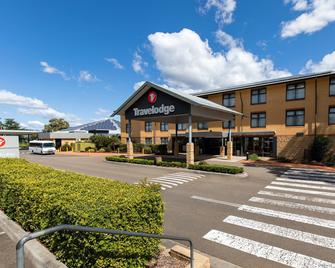 Travelodge Hotel Blacktown Sydney - Blacktown - Building