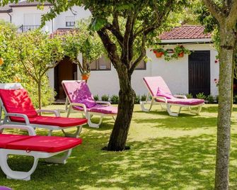 Stunning private villa for 4 people with WIFI, TV and terrace - Criaz - Patio