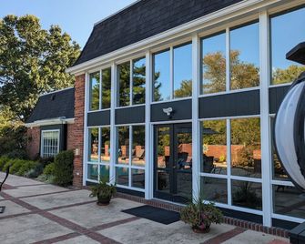 Beautiful and Scenic 6 bedrooms and 6 bathrooms large pool a hot tub 7000sqft - Prospect - Building