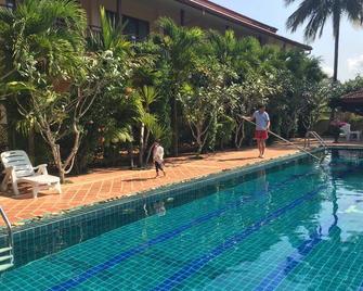 Siam Tara Resort Chiangkhong - Chiang Khong - Piscina
