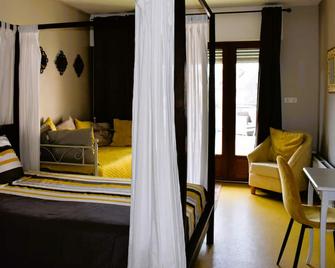 Les Remparts - chez Dan et Francois - Bénévent-l'Abbaye - Bedroom