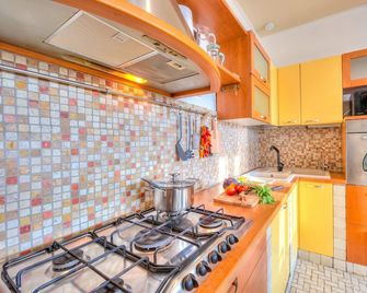 Muri Di Arco - Arco - Kitchen