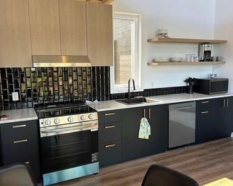 La Luxueuse Spa Et Montagne De Ski Chalet Neuf - Saint-Côme - Kitchen