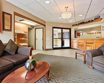 Travelodge by Wyndham Chattanooga/Hamilton Place - Chattanooga - Lobby