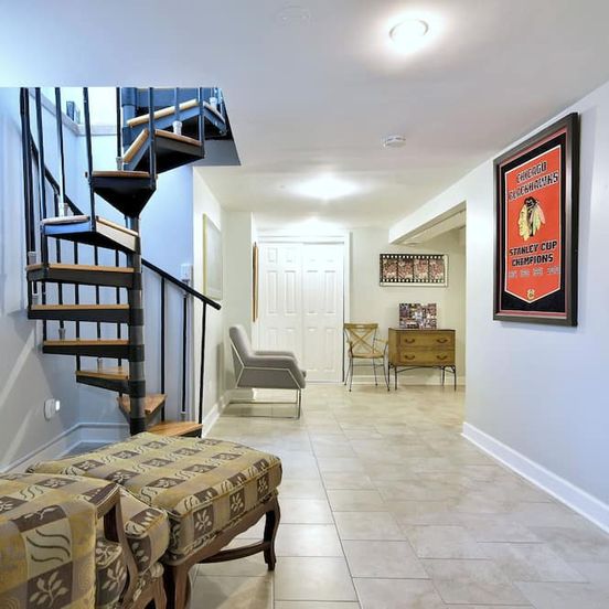 Other view of 5 bedroom with 5 beds and 2 bathrooms