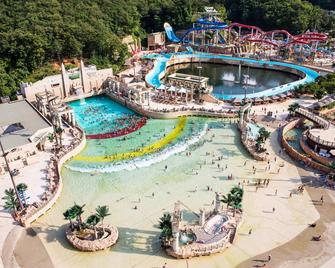 Sono Calm Vivaldipark - Hongcheon - Pool