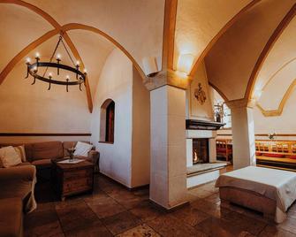 Romantic Manor Positz - Romantic Room and use Fireplace Room - Oppurg - Sala de estar