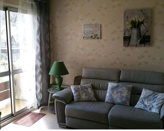 T2 Apartment In Argelès-Gazost For 4 People Near Spa - Argelès-Gazost - Salon