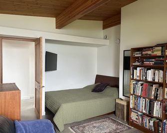 Haida Gwaii Oceanfront Home - Masset - Bedroom