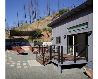 Modern Guest House in the Vineyard - Middletown - Patio