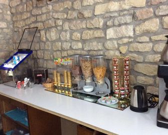 Enzo Hotels Contrexeville - Contrexéville - Buffet