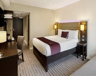 Premier Inn Stockport Central - Stockport - Bedroom