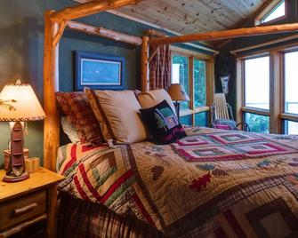 Spectacular Views -- A Mere 80' From Beautiful Lake Superior Shoreline - Two Harbors - Habitación