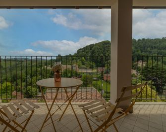 Luce Boutique Hotel - Fortunago - Balcón