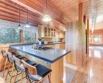 Union Vacation Rental w/ Golf Course Views! - Union