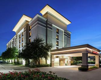Hampton Inn Dallas/Irving-Las Colinas - אירווינג - בניין