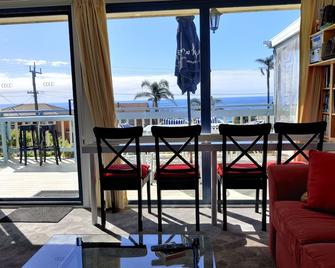 Golf At Glasshouse Rocks - 100m From The Water - Pet Friendly - Kianga - Balcón