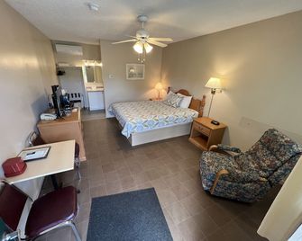 La Roma Motel - Edmundston - Schlafzimmer