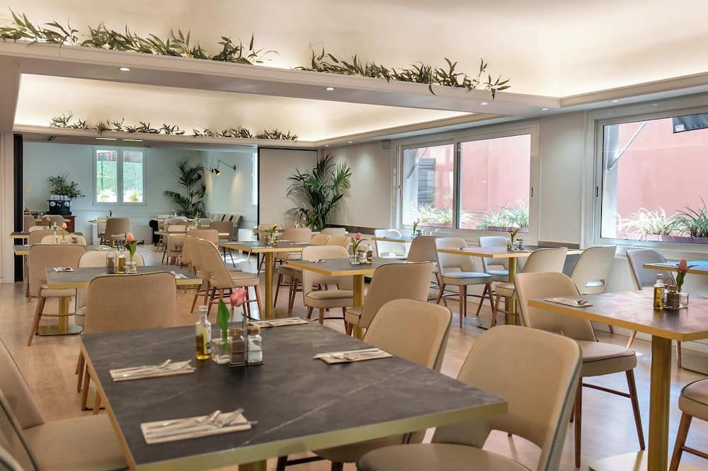 تريس توريس أتيرام هوتل