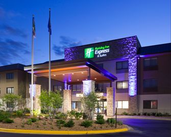 Holiday Inn Express & Suites Minneapolis (Golden Valley) - Minneapolis - Bygning