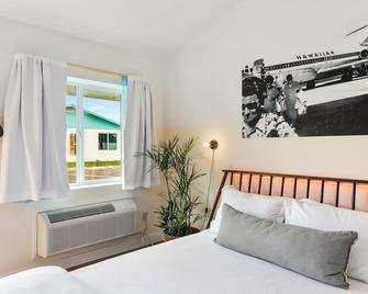 The Aloha - Chandler - Bedroom