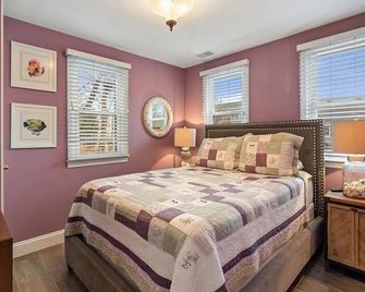 Spacious 7-bedroom house in charming Spray Beach with WiFi, AC. Oceanside - Beach Haven - Sypialnia