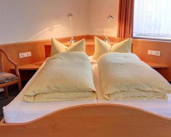Gasthaus zum Hirschen - Breisach am Rhein - Slaapkamer