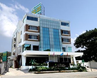 호텔 바시 플라제 - Gūduvāncheri - 건물