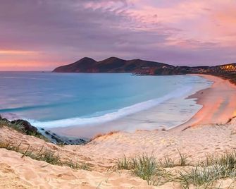 Sea View Retreat Ocean Views Pool Spa - Nelson Bay - Plaża