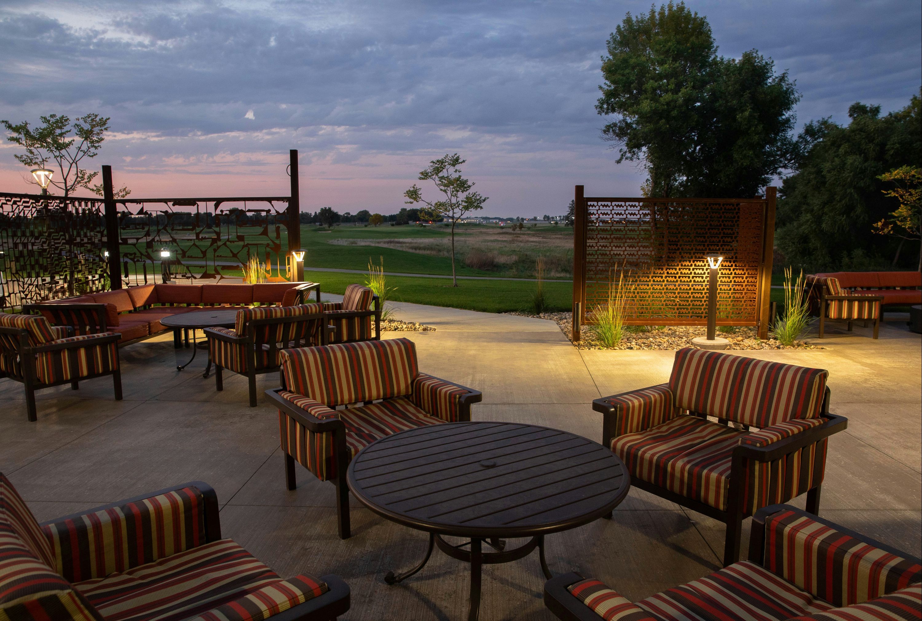 Holiday Inn & Suites Sioux Falls - Airport By IHG - סו פולס - פטיו
