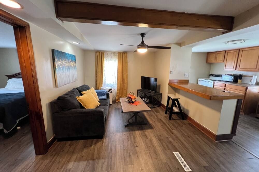 The VilleTop - Charming 1-bedroom apartment in wonderful Steubenville, OH - Steubenville