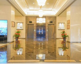 Broadway Mansions Hotel - On the bund - שנחאי - לובי