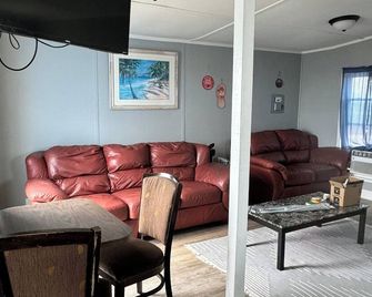 Waterfront cabin in beautiful Aransas Pass, Texas - Portland - Living room