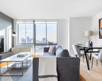 Hip Gramercy Park 1BR w/ Gym, W/D, nr. Central Park, by Blueground - New York - Wohnzimmer