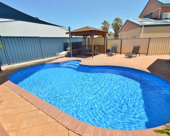 Blue Ocean Villa 7 - Kalbarri, Wa - Kalbarri - Басейн