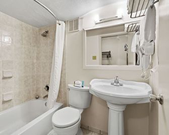 Executive Inn - Fort Lee - Fort Lee - Bathroom