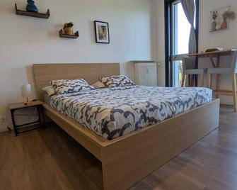 Lake & Montains View Studio with Free Parking, 1Hour from Stresa & Borromean Islands - Luino - Makuuhuone
