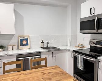 Brand new 2 bedroom basement in Leduc(10mins from YEG airport) - Leduc - Kitchen
