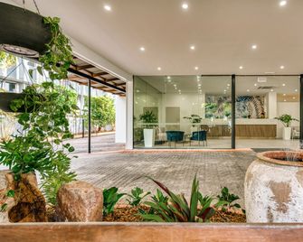 Palms City Resort - Darwin - Lobby