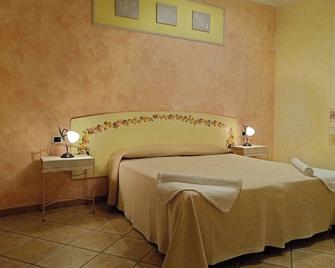 B&B Dimora Degli Ulivi - Muravera - Bedroom