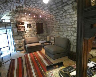 La Santoline - Saint-Paul-le-Jeune - Huiskamer