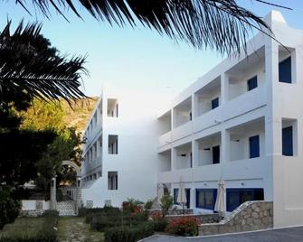 Lagada Beach Hotel - Adamantas - Gebäude