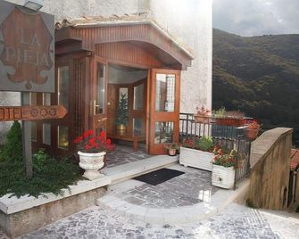 La Pieja - Opi - Outdoor view